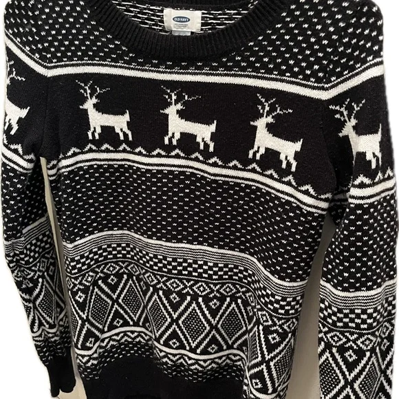 Black and White Old Navy Sweater Size Small - EUC - Picture 4 of 5